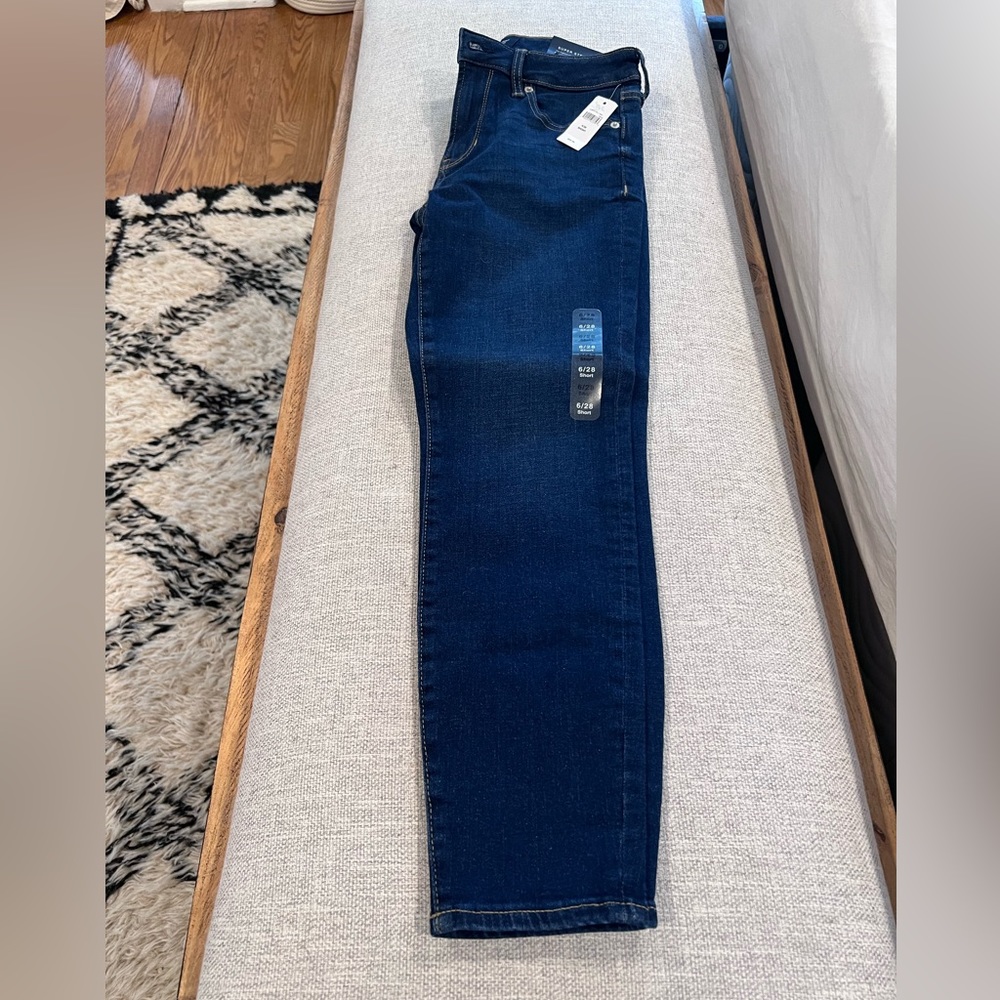 Gap Universal Legging jeans.   Size 6/28 short